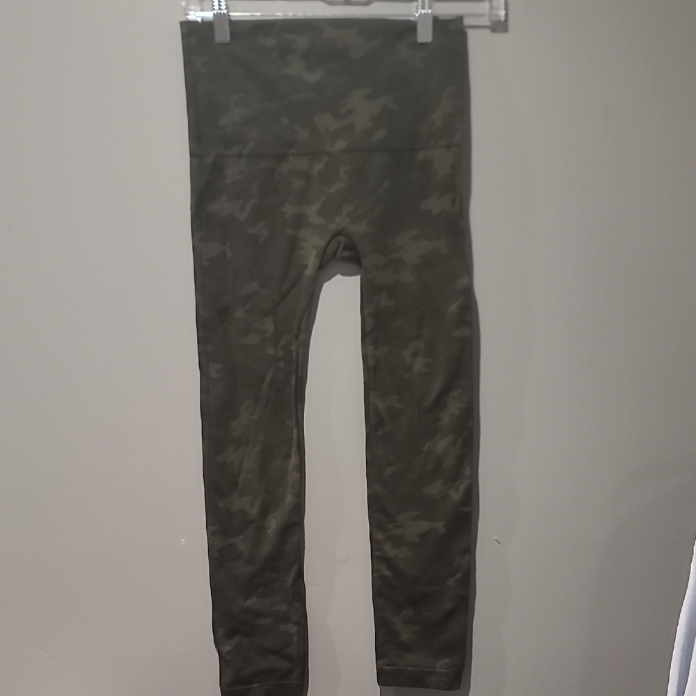 Bagatelle Kids' Olive Camouflage Leggings